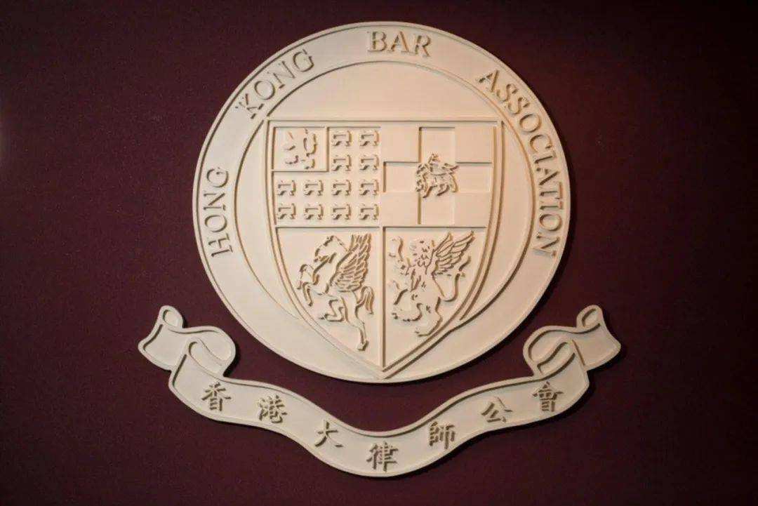 扎着两条小辫的亚洲女首富龚如心，丈夫被绑失踪后，性情大变