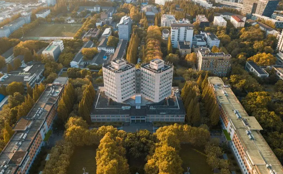 “土木工程”专业排名前13的大学，成功考上，未来端“铁饭碗”