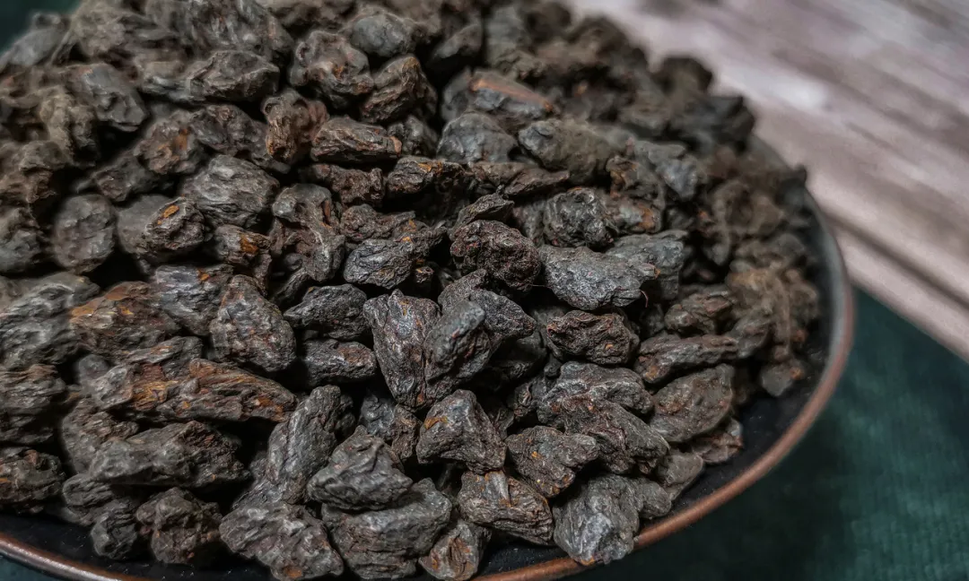 茶食日记 ▏“茶化石”是什么？碎银子和老茶头是一回事吗？