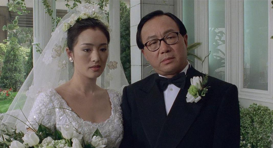 摘皇家警徽，无误差手表，放5次烟花，8部细节拉满的回归题材电影