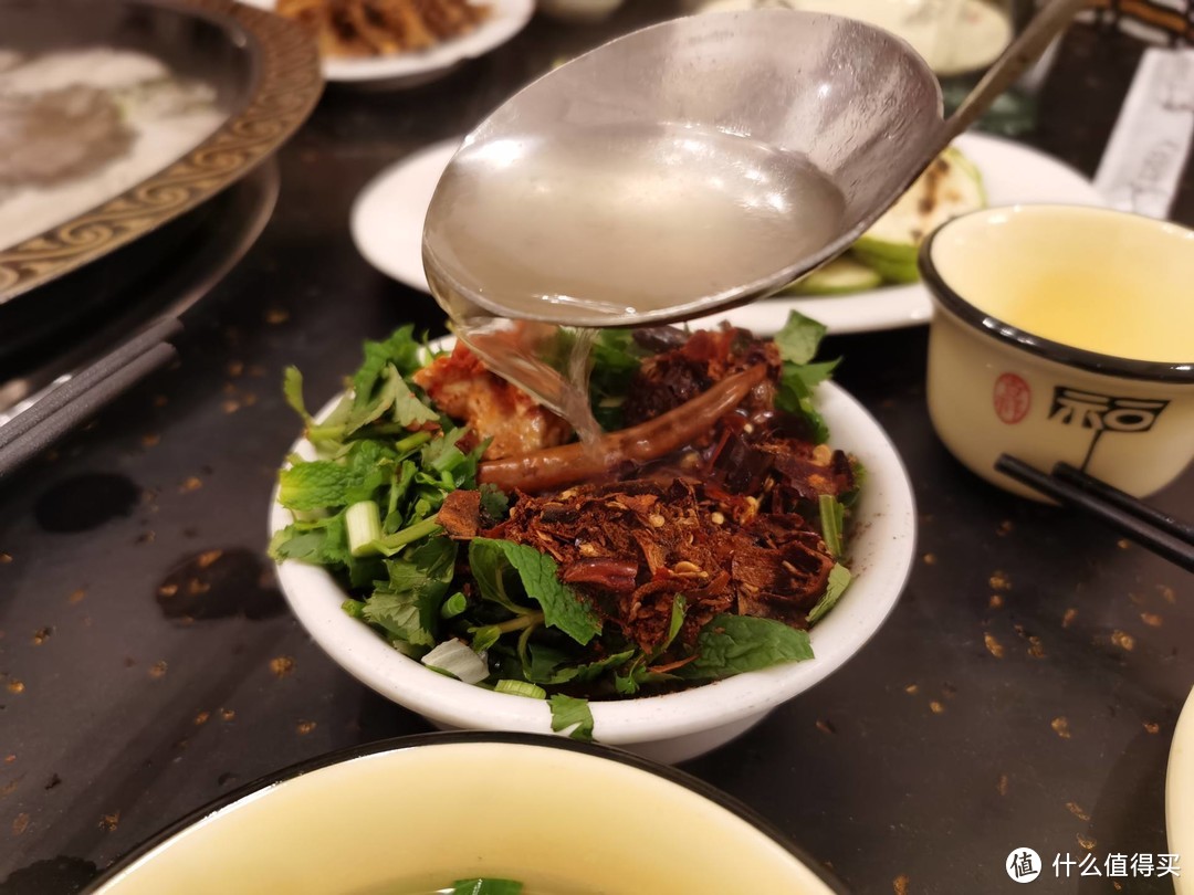 旅行就要边走边吃：舌尖上的昆明，盘点我在昆明吃到的各种美食