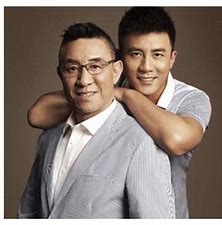 都说虎父无犬子，下面这四对明星父子你都认识吗？