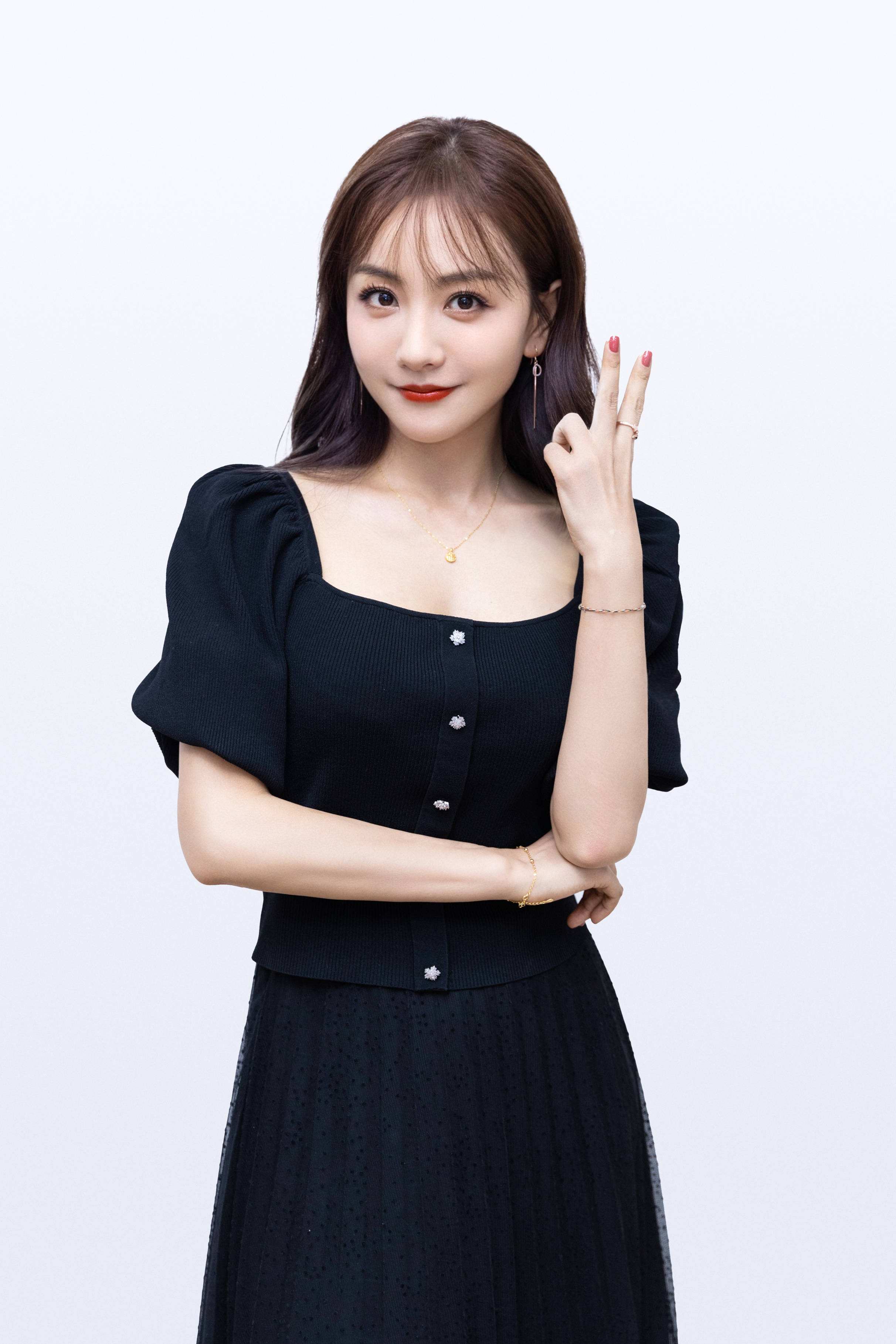 杨蓉、刘奕君主演的电视剧《大山的女儿》正式开播，你期待吗