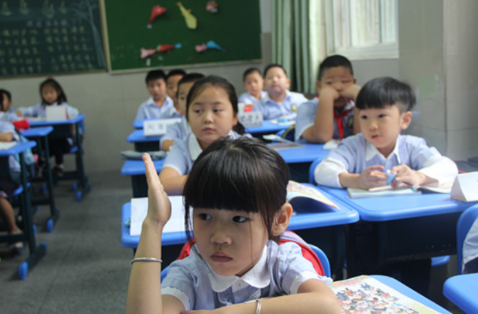 小学生改写《咏鹅》变成《咏妈》，老师批语哭笑不得，评论区亮了