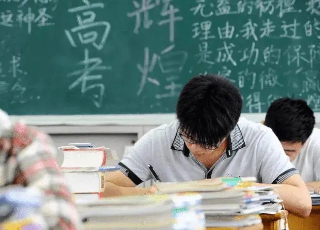 高三省一模成绩公布，学生考试502分，今年还有望考上一本吗？