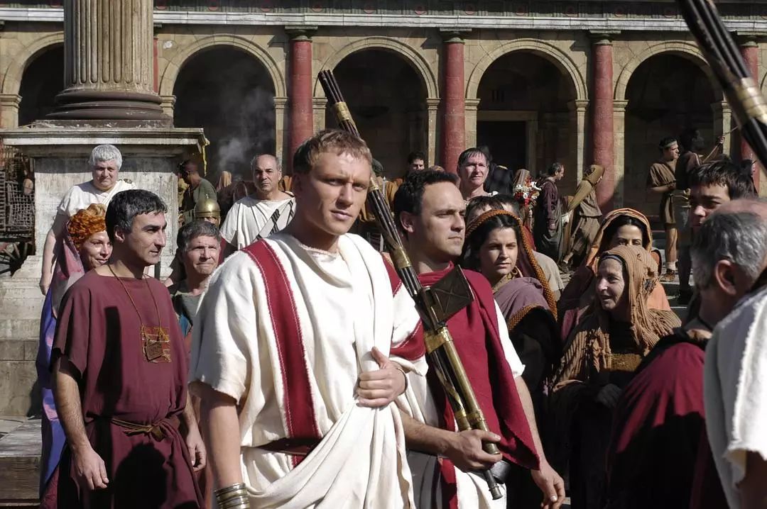 重温《罗马》，我不得不说，《罗马》远超大尺度的《斯巴达克斯》