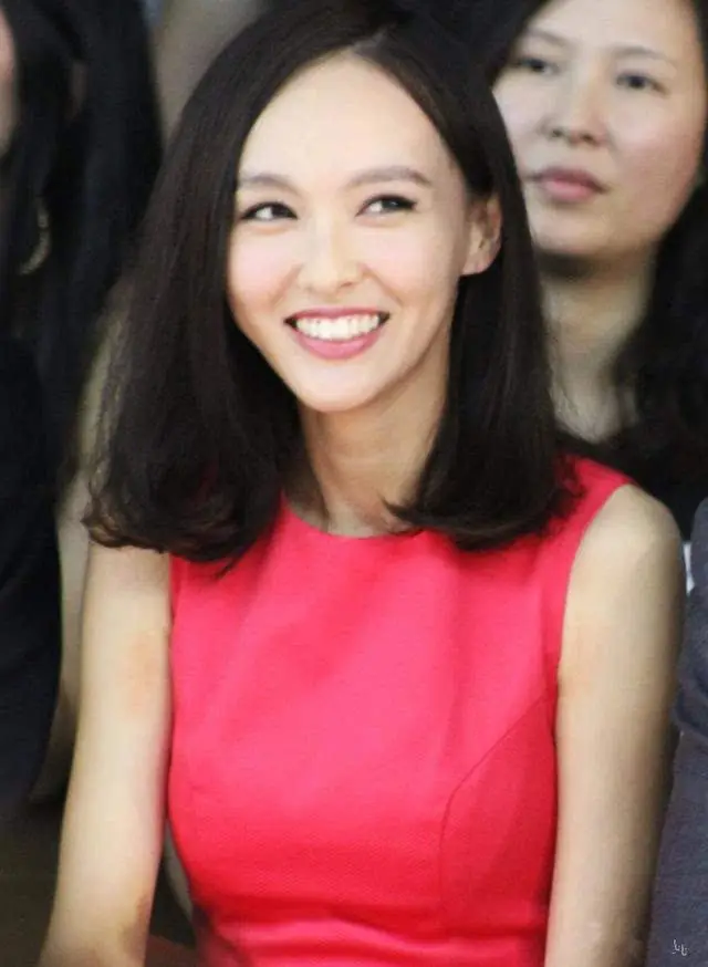 自带笑脸的6大女星 在圈内总能力挽狂澜 看她们笑感觉像吃糖一样甜