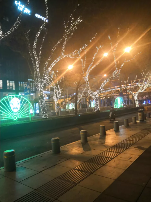 春节不打烊的恒生人