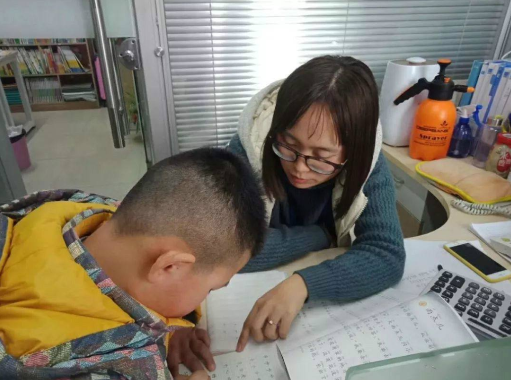 家长想要了解学生在校表现，不用着急问老师，看看作业就能明白