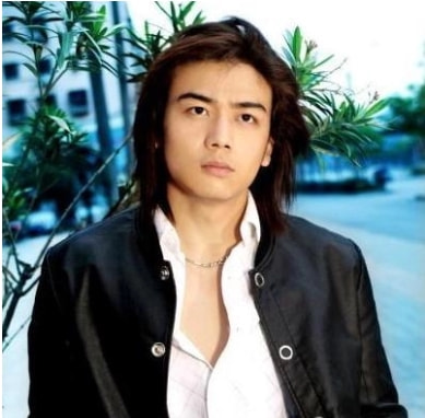 歌手戴娆：和谢东有过一段情，38岁嫁清华学霸，结婚12年无绯闻