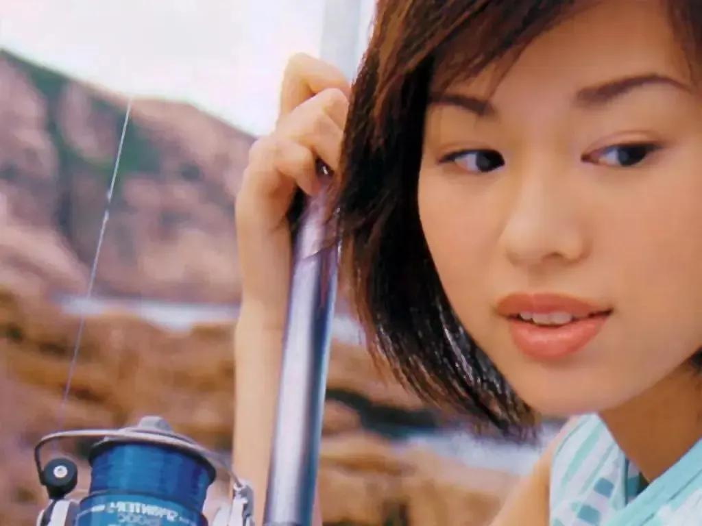 胡杏儿｜曾被嘲笑丑港姐，但气质是真的不错