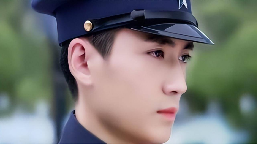 同样是穿民国军装,把钟汉良,窦骁和高伟光放在一起差距就出来了