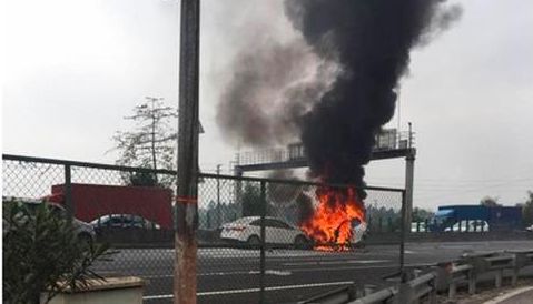 特斯拉Model Y在拆车厂内着火，之前发生过事故