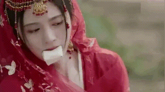 五官乱飞，演技尴尬！这些艺能界的“树之美人”，请不要演戏。