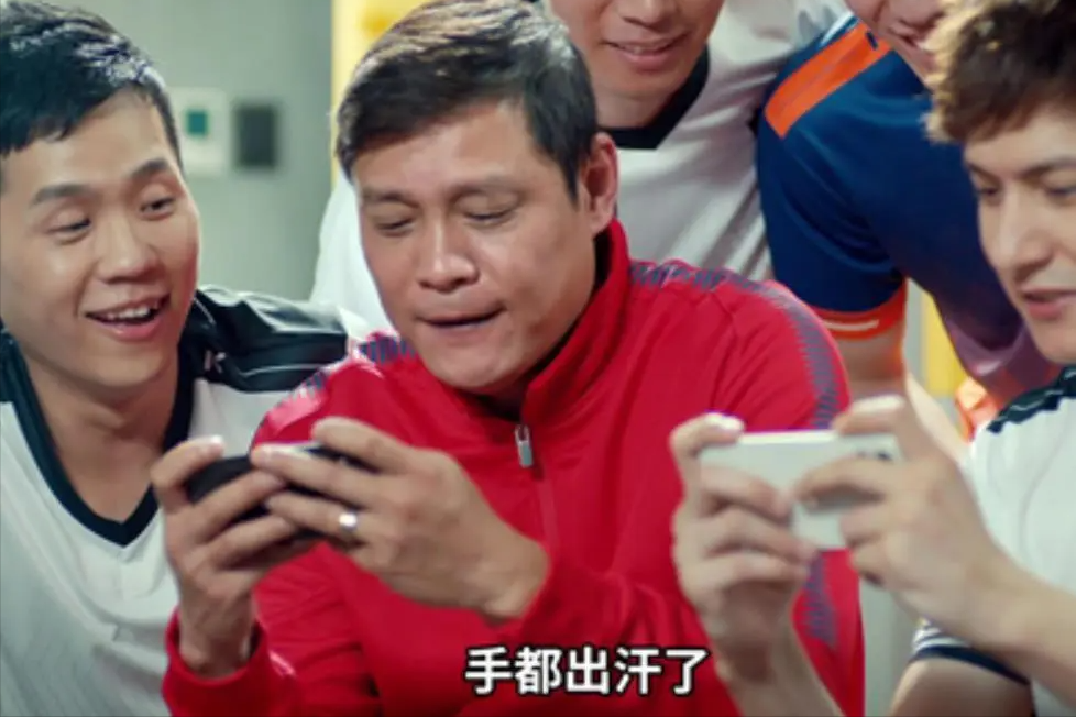 范志毅三婚娶小17岁妻子，两女儿都是外国籍，曾爆粗口回击网友