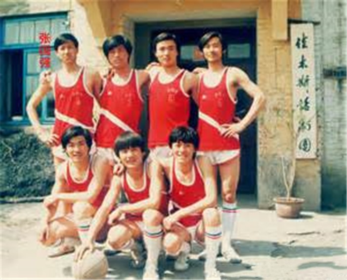 张国强：被前妻嫌穷抛弃，40岁二婚带子娶女明星，如今苦尽甘来