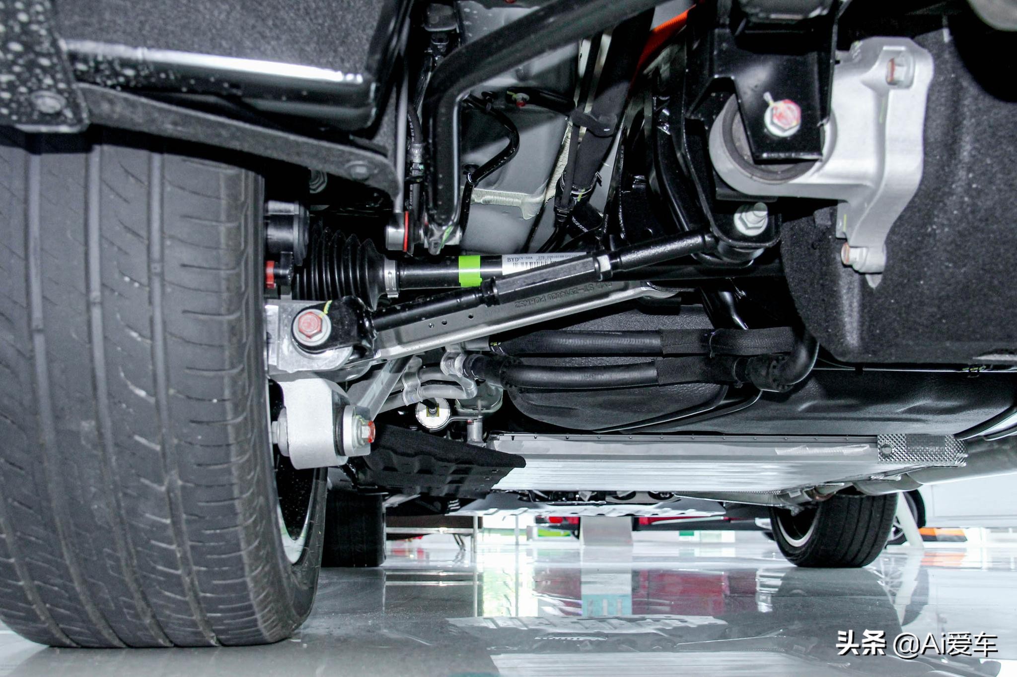 2.0T油耗1.8L带四驱，低价自动挡大7座家用SUV，带你看比亚迪唐DM