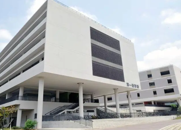 2022世界大学排名出炉，清北成功挤进世界前20，中科大顺利进入