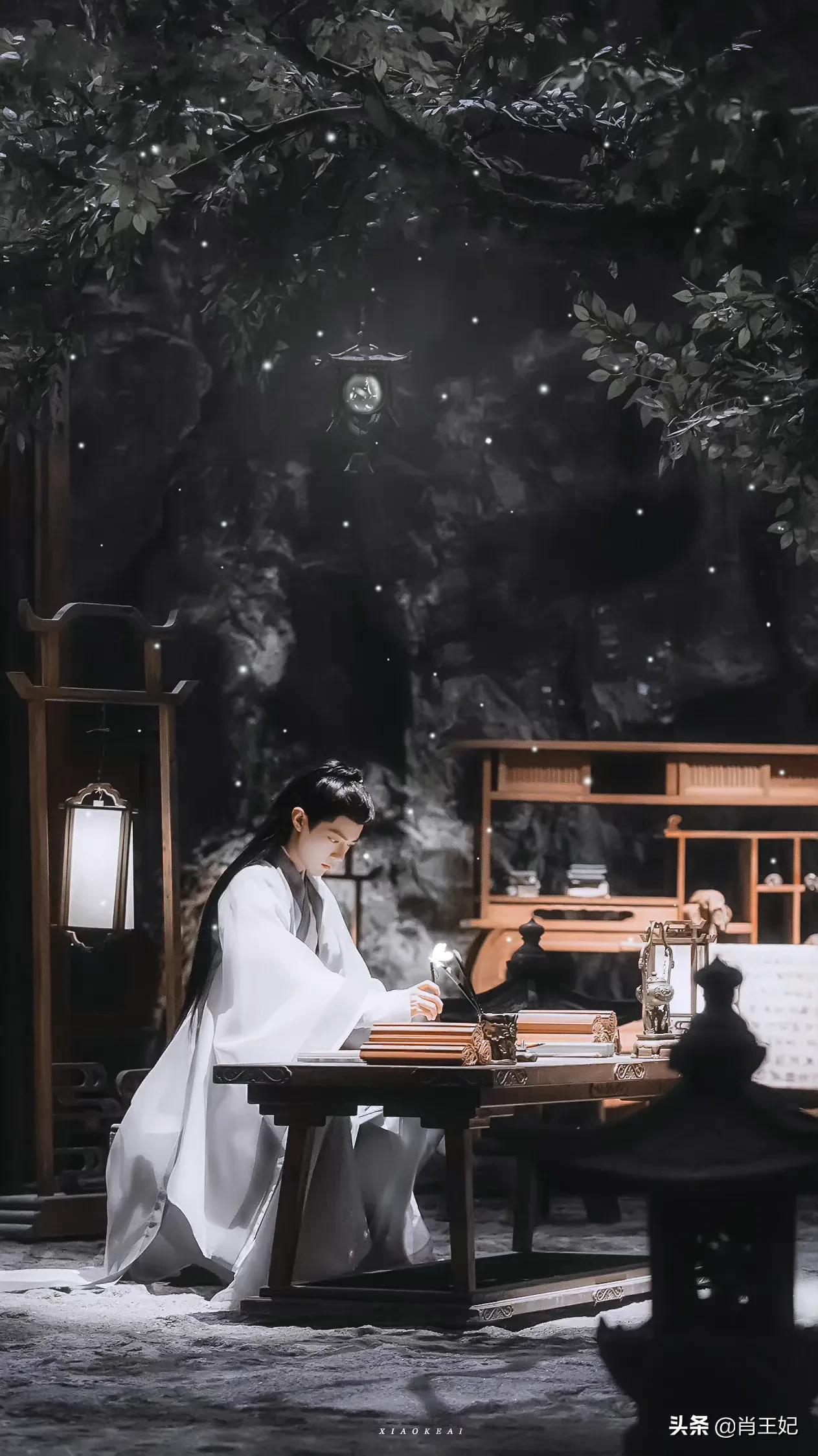 桃桃的一组生图,肖战的眼睛真好看,灵气逼人鲜花与少年绝配