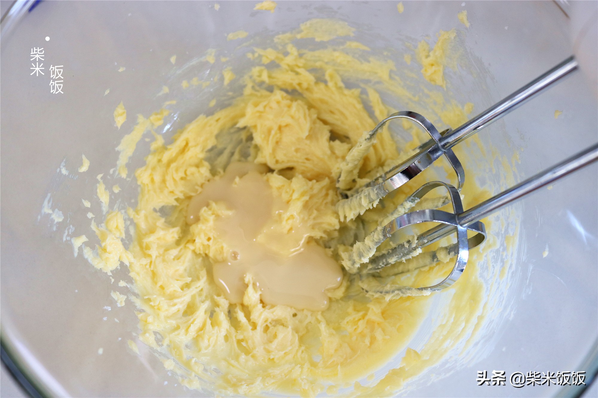 咬一口，酥掉渣，这款炼乳小方太好吃了，做法比面包蛋糕都简单