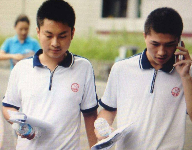 2014年，江西两位夺刀少年为救全车人错过高考，如今怎样了