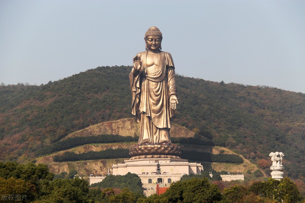 世界最大的露天青铜旃檀立像——灵山大佛，遍地佛教元素