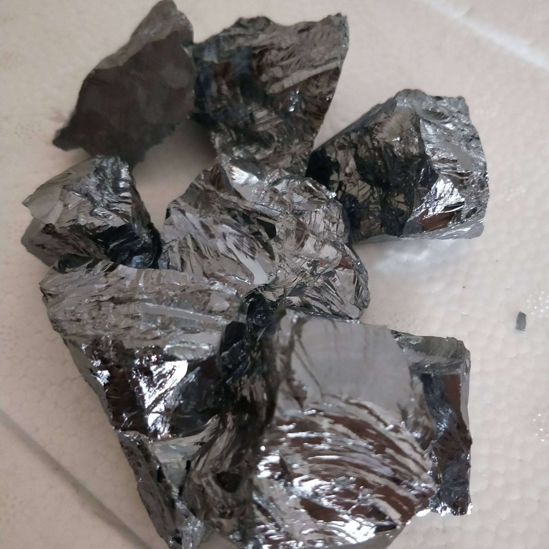 老美负责吹牛，中国负责实现，打不垮的中国光伏，终将改变世界