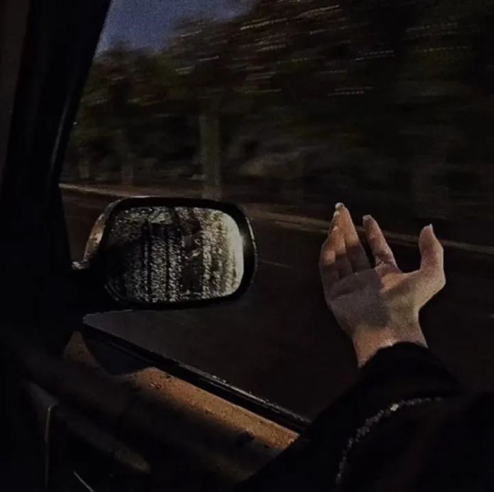 发朋友圈的讽刺现实文案