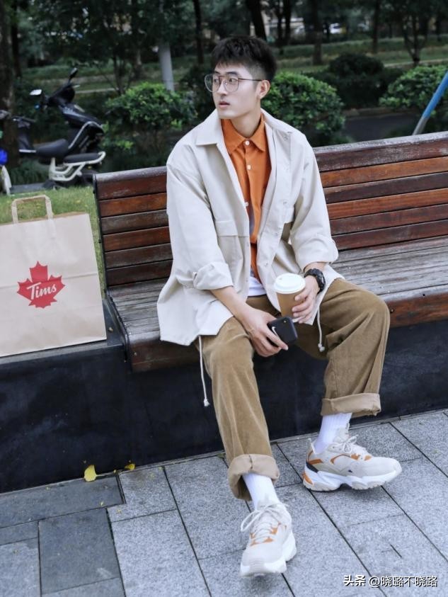 身高不到180的男生，少穿这3双鞋吧！邋遢显矮，不招女生喜欢