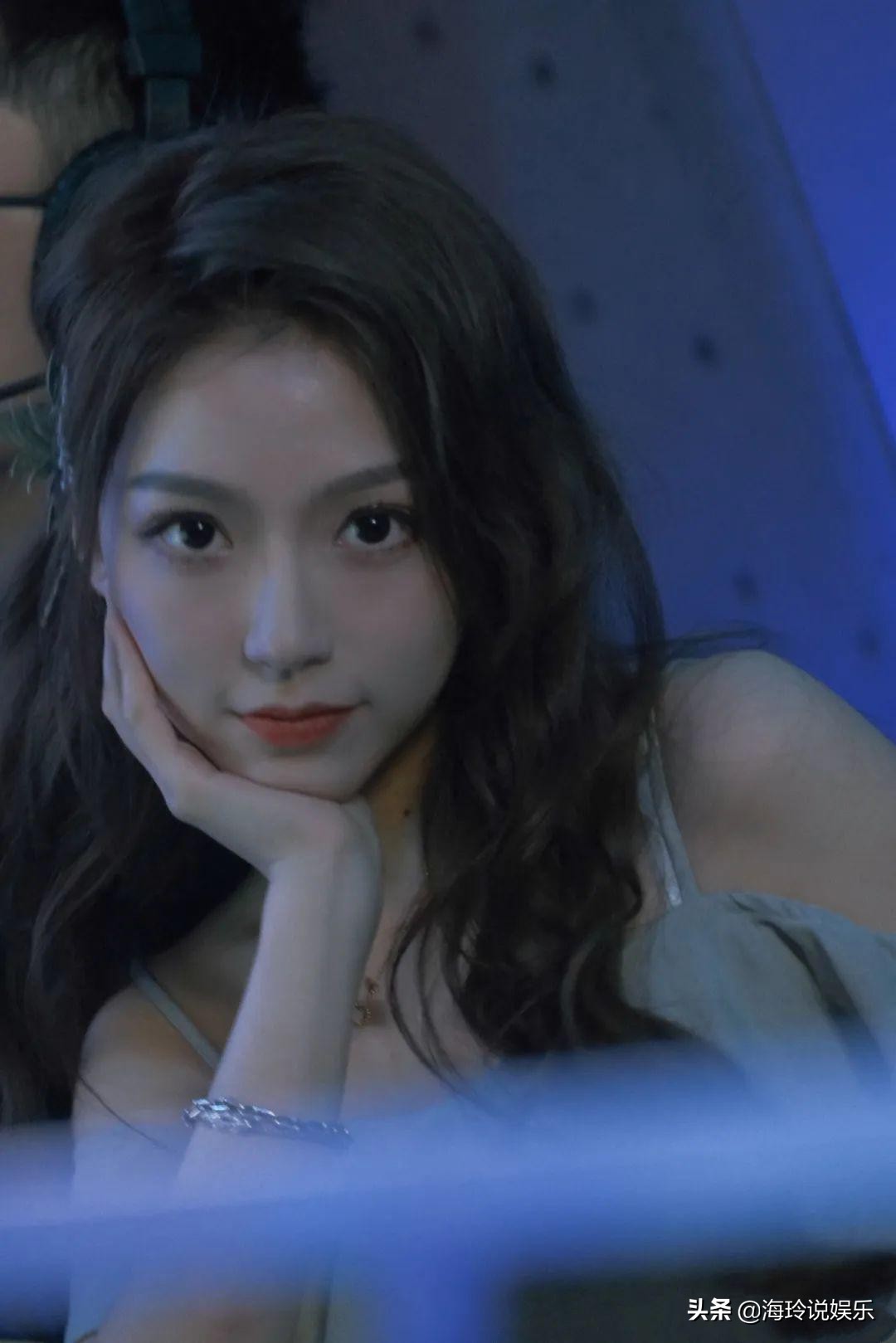 天云，美貌与智慧并存的KPL美女解说员