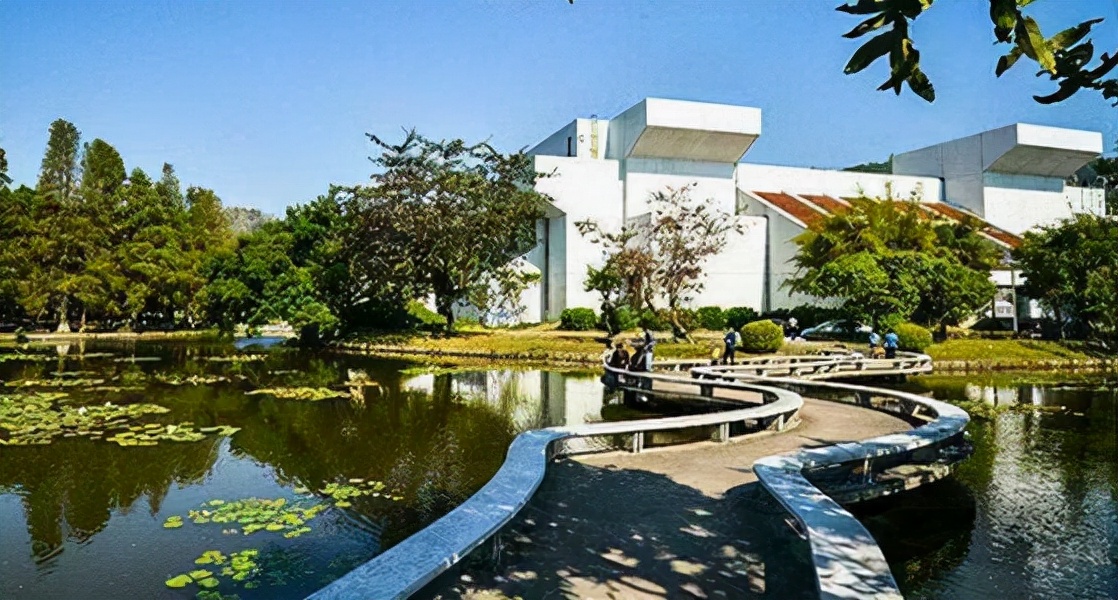 我国有1所性价比高的大学，四年学费私人给，毕业有机会进入国企