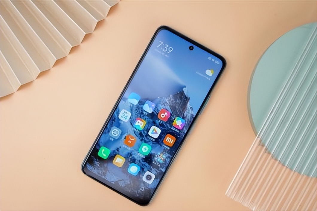 1500元左右，能买什么中高档手机？这3款机型亲民好用