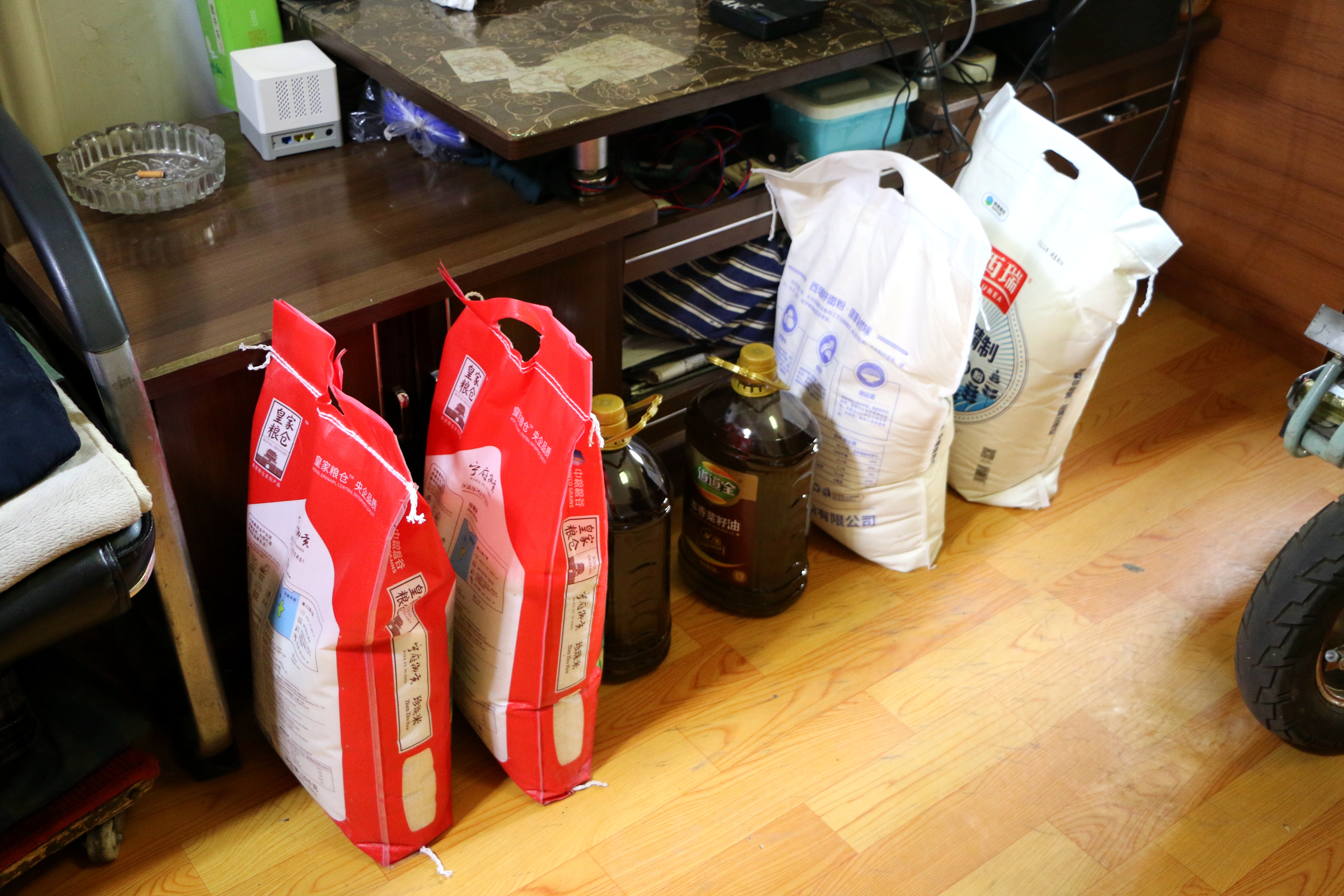 春节将至，西固区困难群众收到春节福利