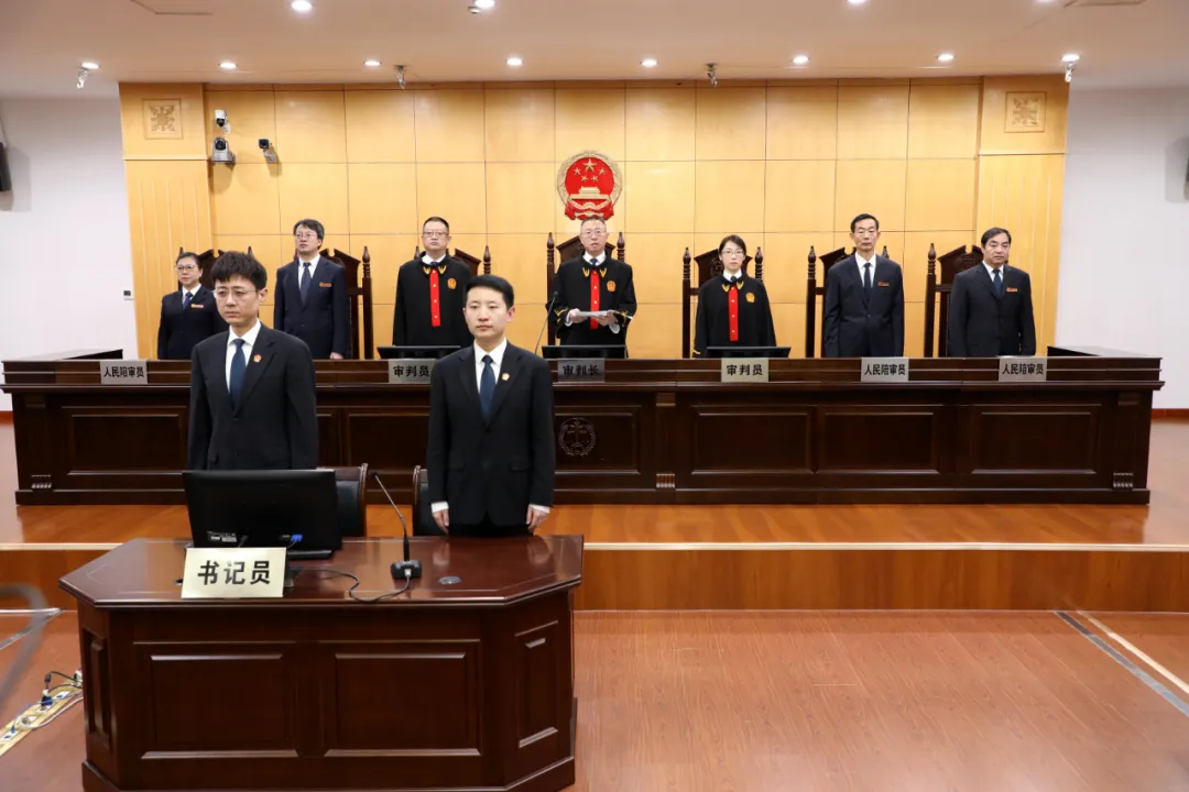 江歌母亲诉刘鑫案一审宣判:刘暖曦被判赔69.6万