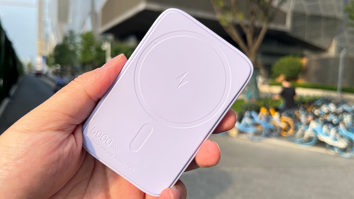 假如你在考虑MagSafe电池，不妨先试试沃品磁吸无线快充移动电源