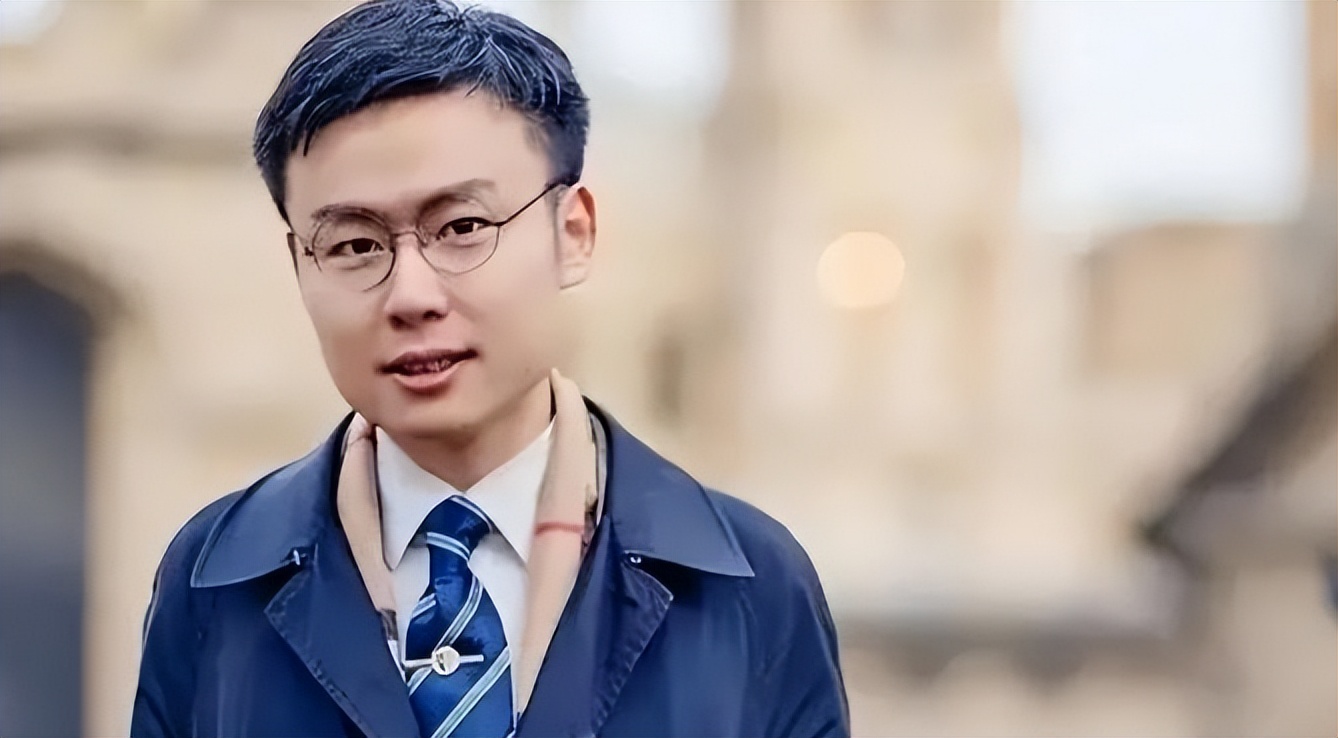 最强大脑潘周聃：因学霸式起身爆红全网，爱因斯坦是他大学校友