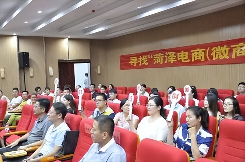 山东女孩李雪珂，24岁年入千万，29岁未婚生仨混血儿：一切靠自己