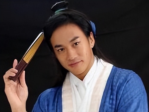 “龙须刘海”不要轻易尝试！有人仙气十足，有人酷似蟑螂精