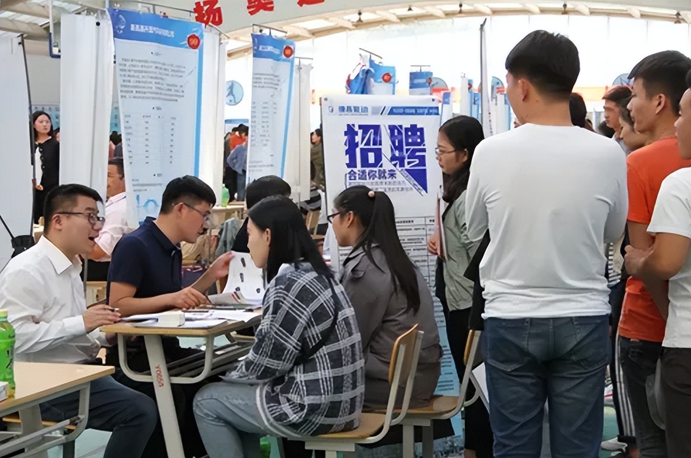 大学招聘名单，常出现“韩国水博士”，学渣镀金摇身一变成高材生