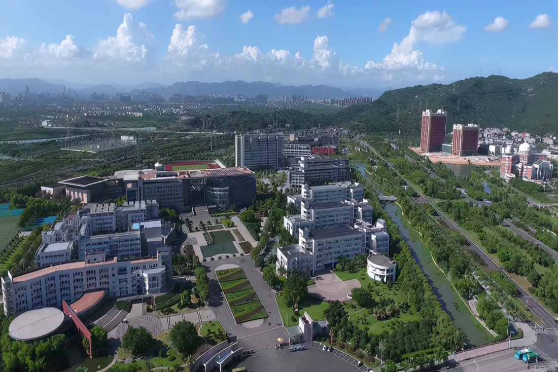 住宿1夜价格不超100元，学校周边旅馆越开越多，内行人揭露生意经