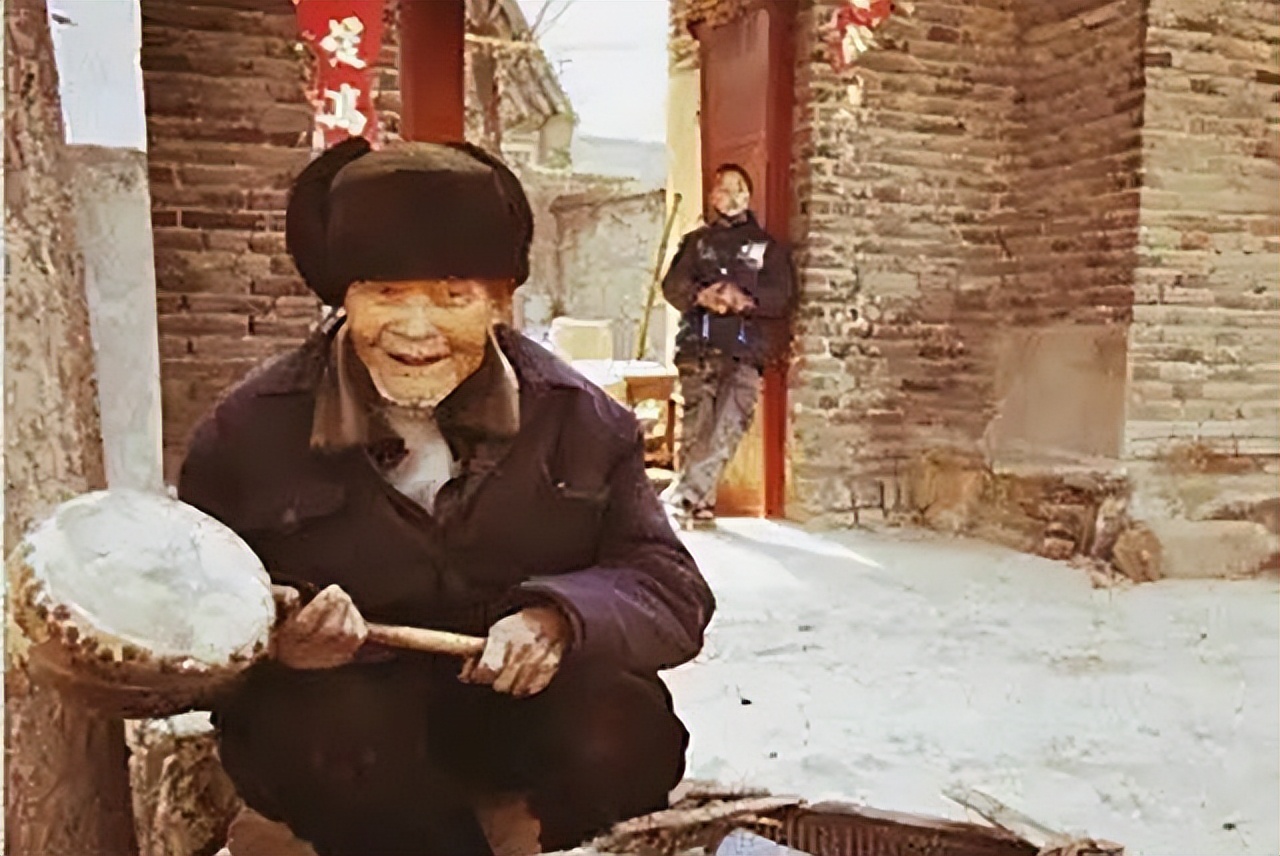 90年，江西高二女生帮助10岁陌生弟弟，27年后弟弟事业有成来报恩