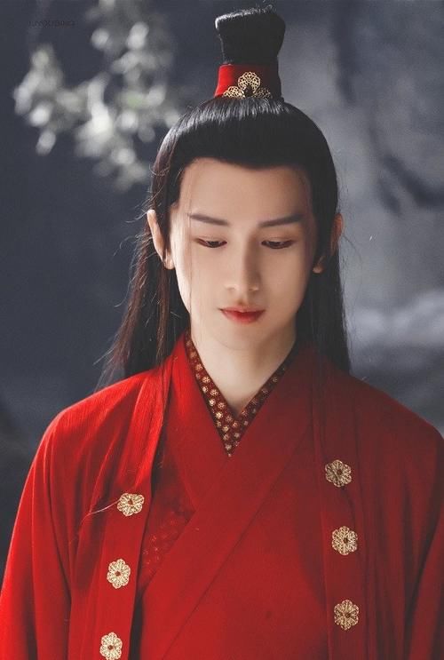 古风衣架子,这6位才叫古装美男,体态轻盈身姿绰约,撩人于无形