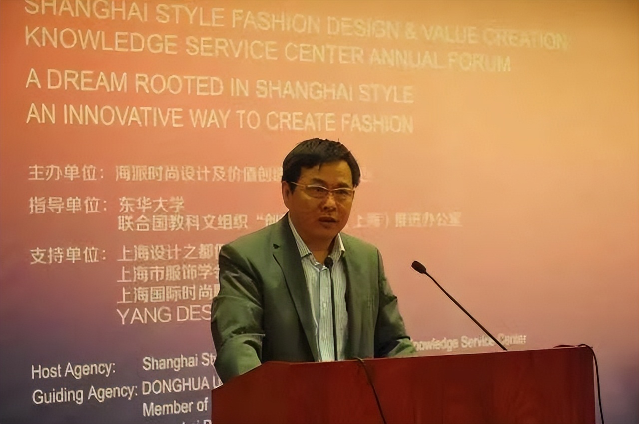 创全国第一，为航天器编织“玻璃翅膀”！这所大学7人集体获官方表彰！