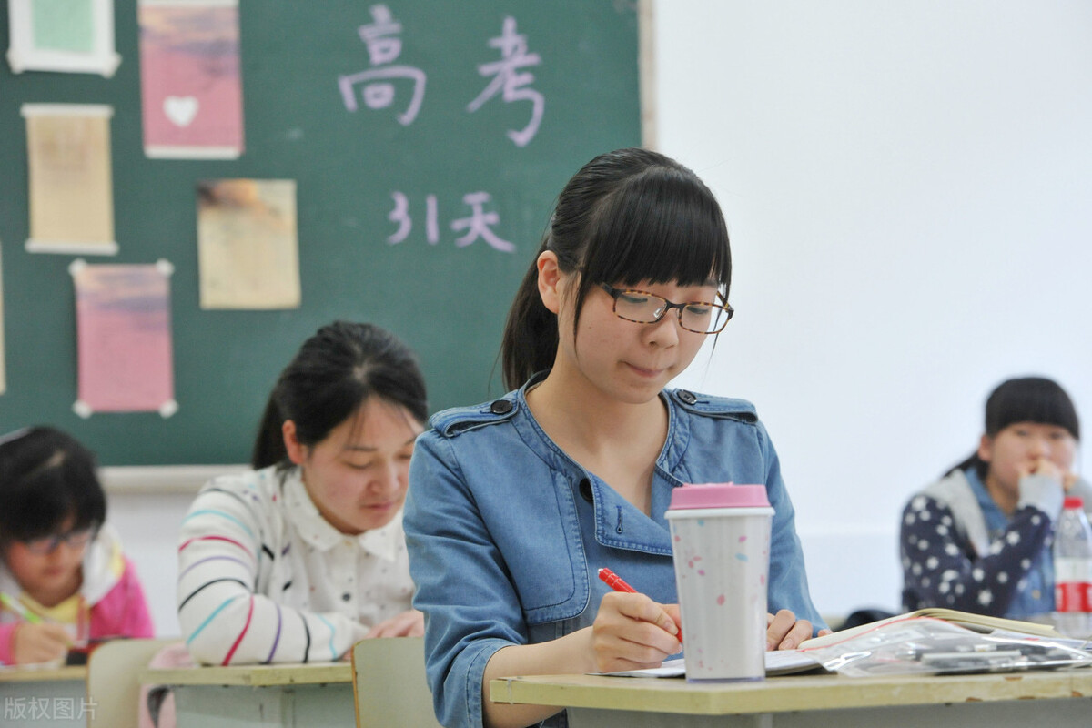 小孩高考家长有假期吗（距离高考还有一个月）