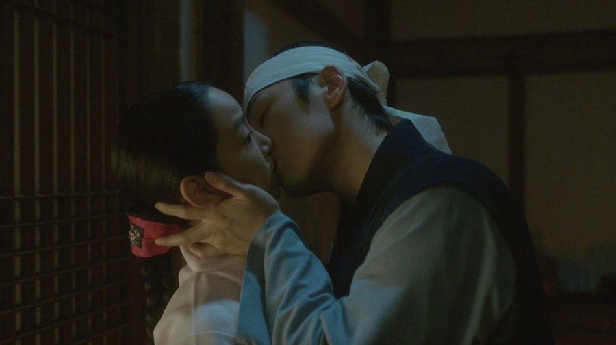 《哲仁王后》申惠善,金正贤「圆房之吻」