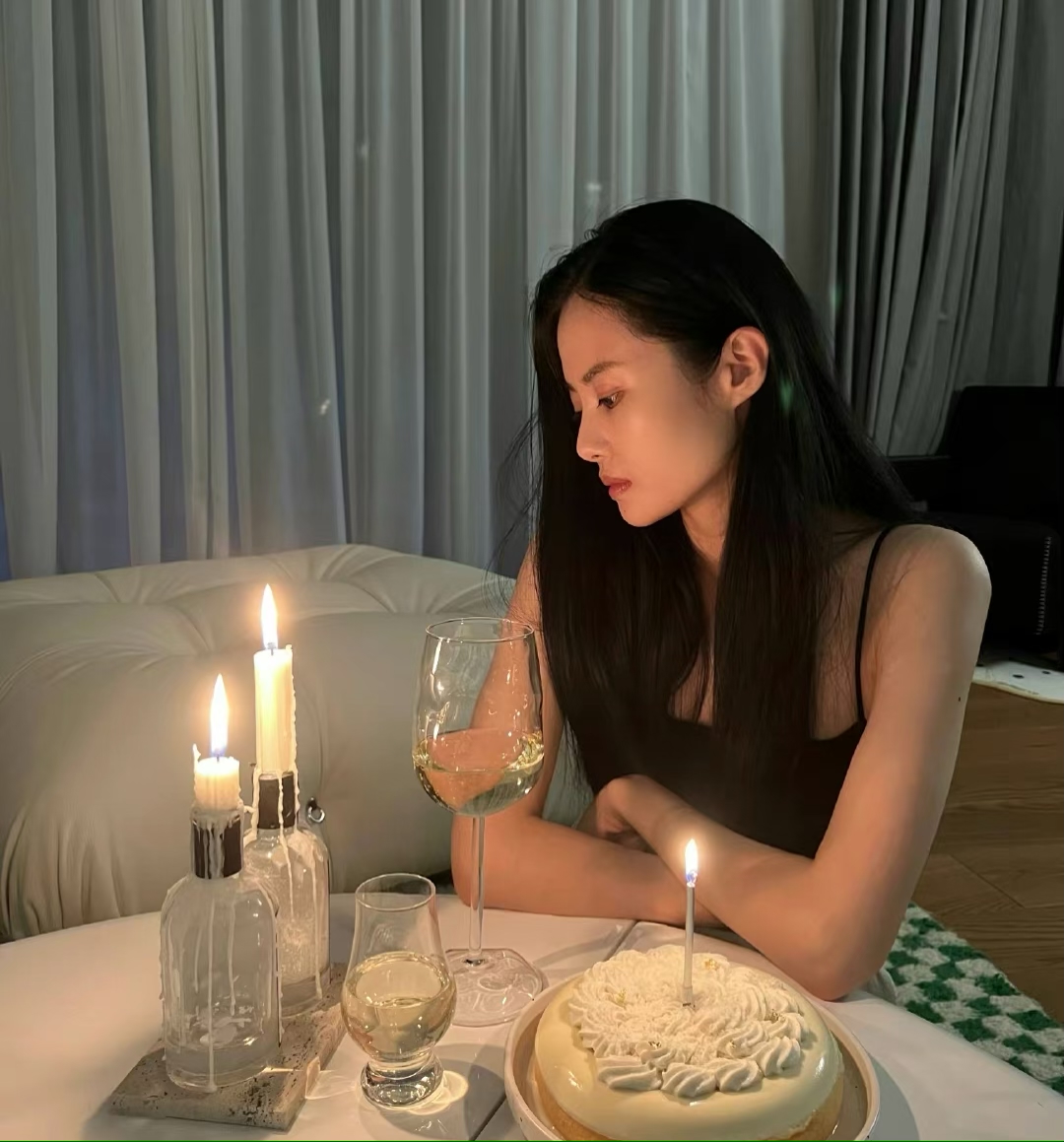 41岁李光洁卡点为老婆庆生，因工作夫妻相隔两地，隋雨蒙独自庆祝