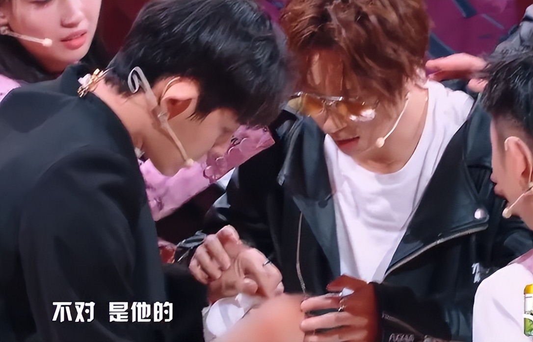 当年明明是顶流，怎么糊成这样了？