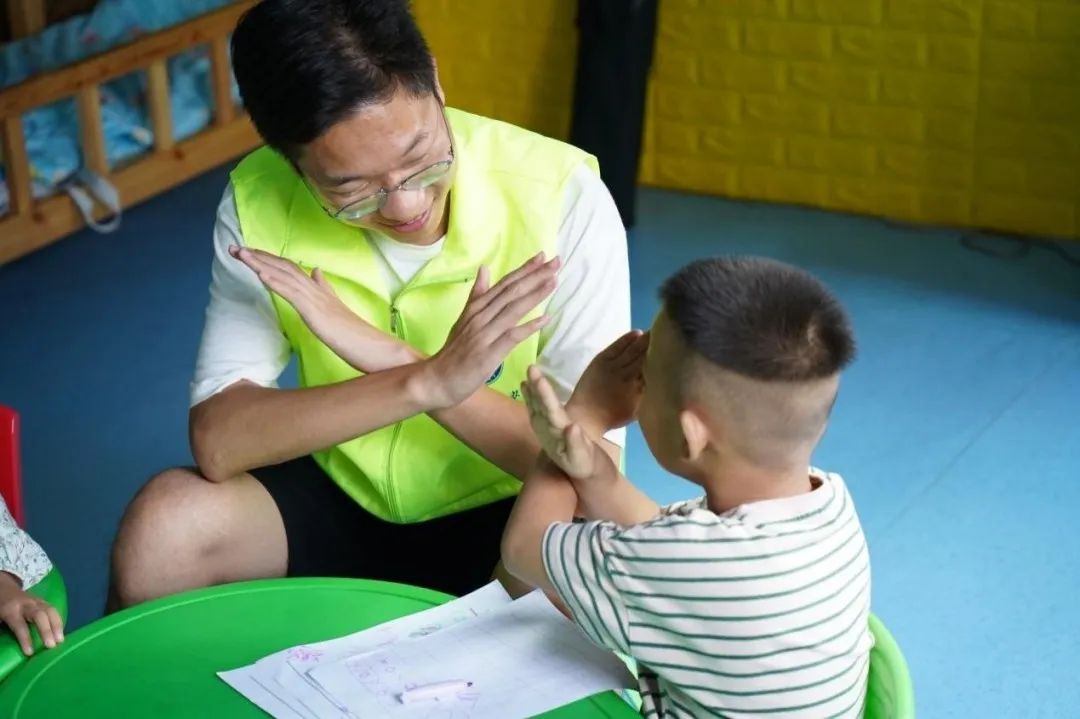 大学生走进社区“有事干、干得了、干的好”