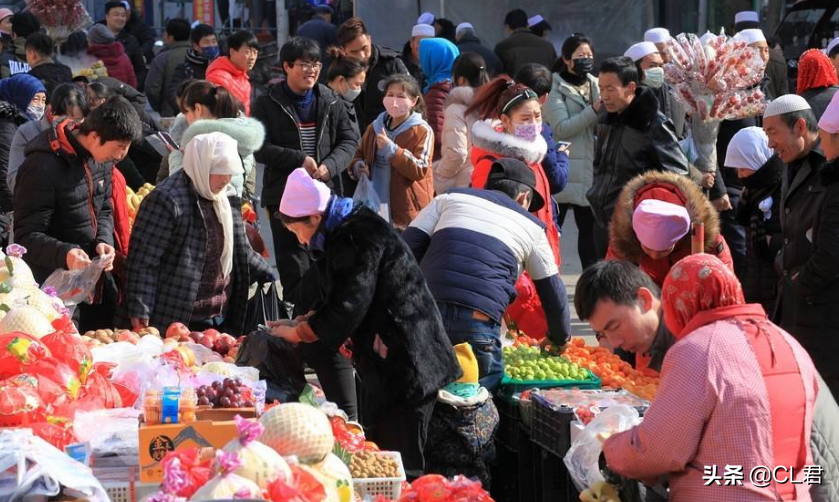 “年味”有点淡：冷清的集市下只有“热闹”的商贩，年集走向末路