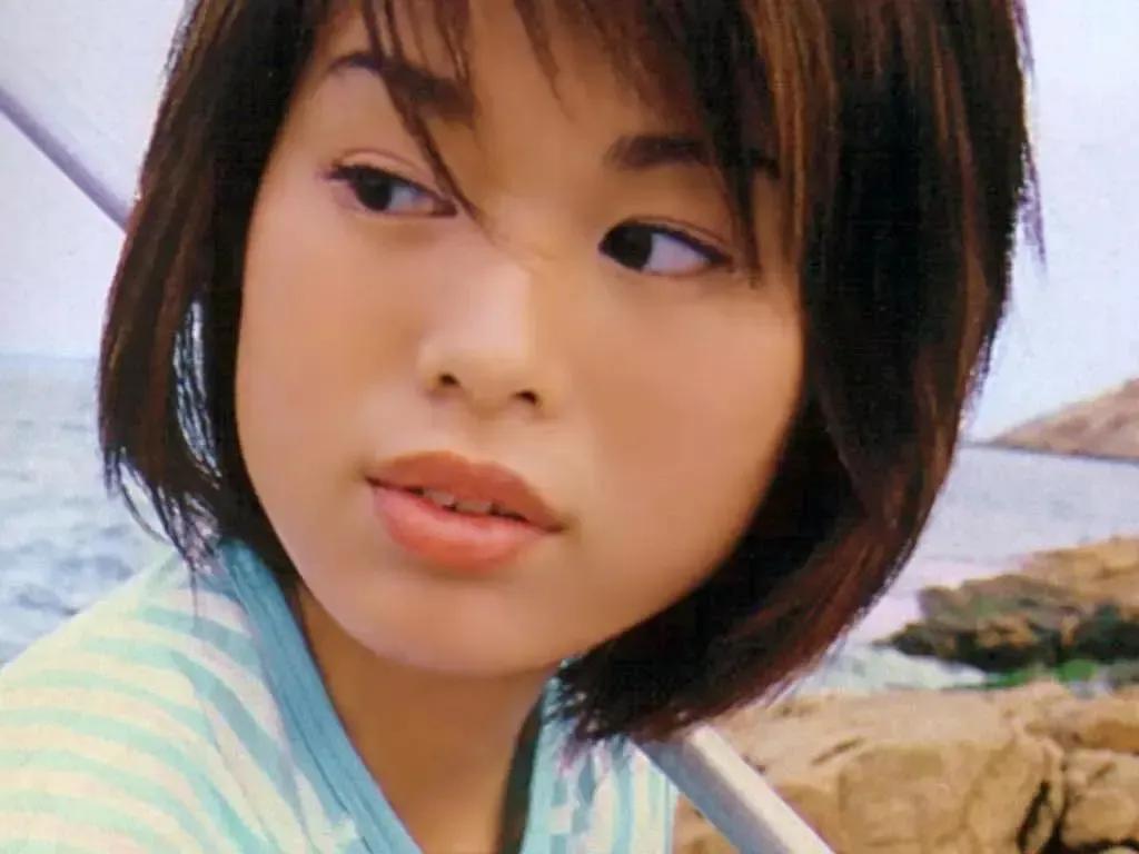 胡杏儿｜曾被嘲笑丑港姐，但气质是真的不错